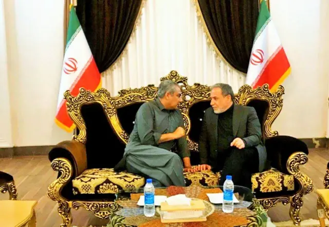 عکسی که خبرگزاری ایرنا از دیدار محسن نقوی (چپ) با عباس عراقچی در فرودگاه مشهد منتشر کرده است