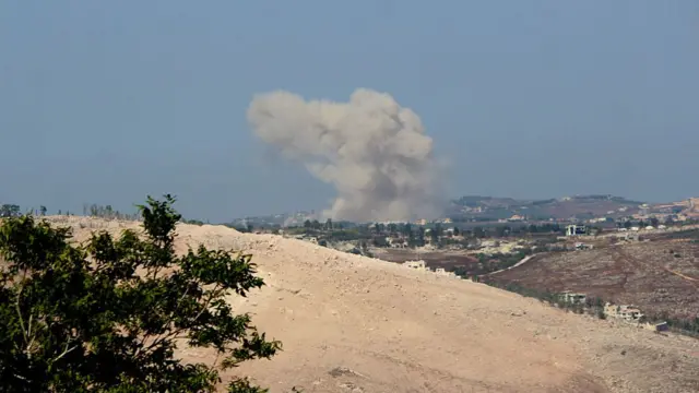اسرائیل کے لبنان پر حملے کے بعد اٹھتا دھواں