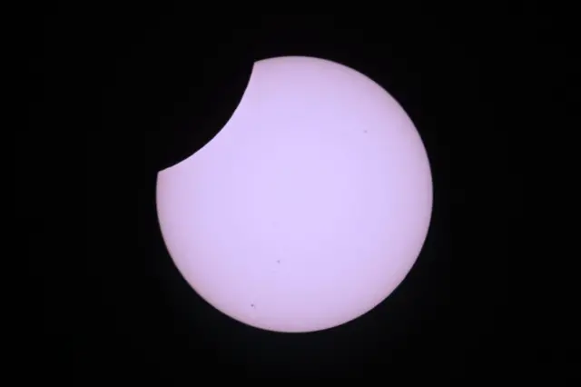 El eclipse parcial visto desde la Estación Espacial Internacional