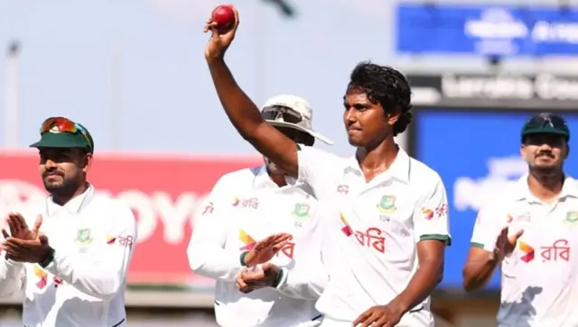 হাসান মাহমুদ ৫৫ রানে ছয় উইকেট নিয়েছেন