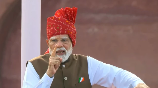 प्रधानमंत्री नरेंद्र मोदी