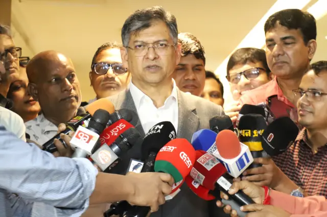 স্বরাষ্ট্রমন্ত্রীসালাহউদ্দিন আহমদ