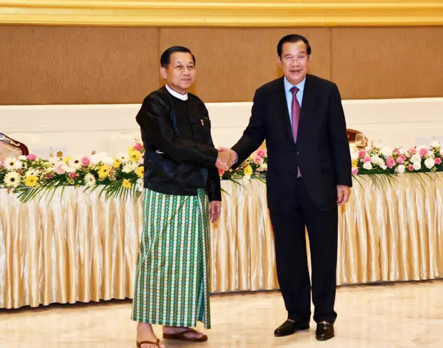 ၂၀၂၂ ခုနှစ်တုန်းက မစ္စတာ ဟွန်ဆန် ကမ္ဘောဒီးယား၀န်ကြီးချုပ် တာ၀န်ယူချိန် နေပြည်တော်ကို သွားခဲ့တဲ့ခရီးစဉ်