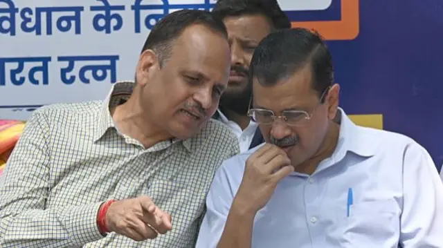सत्येंद्र जैन और अरविंद केजरीवाल (फाइल फ़ोटो)