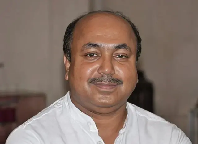 অধ্যাপক মোবাশ্বের মোনেম