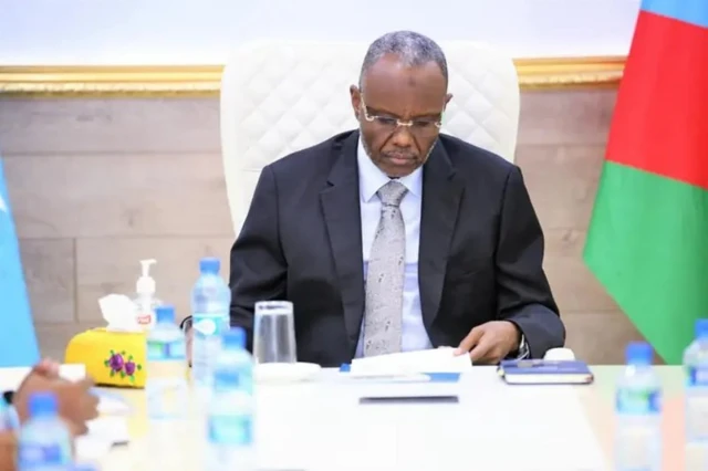 Cabdicasiis Xassan Maxamed oo ku magac dheer Laftagareen ayaa markii ugu horreysay sanadkii 2018 loo doortay madaxweynaha Koofur Galbeed.