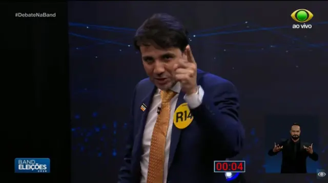 Renan Santos no debate da Band