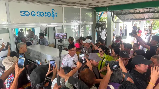ကိုင်ဇာဈာပနမြင်ကွင်း