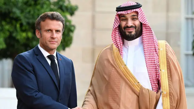Yariman Saudiyya mai jiran gado Mohamed Bin Salman da shugaban Faransa Emmanuel Macron