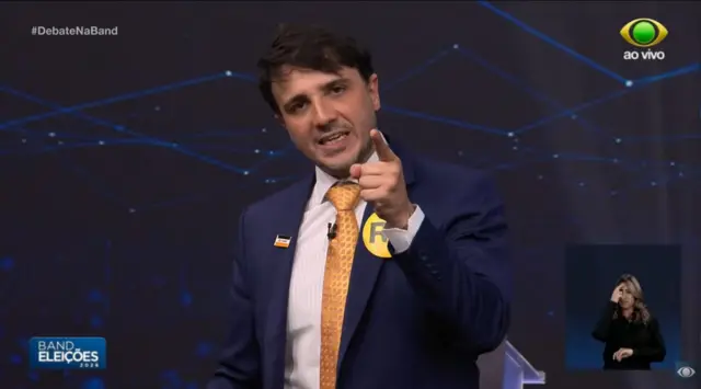 Renan Santos no debate da Band