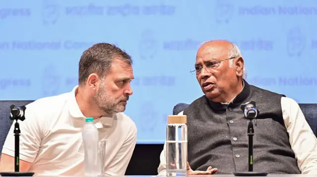 राहुल गांधी और मल्लिकार्जुन खड़गे