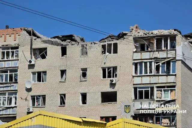 один из пострадавших домов в Краматорске