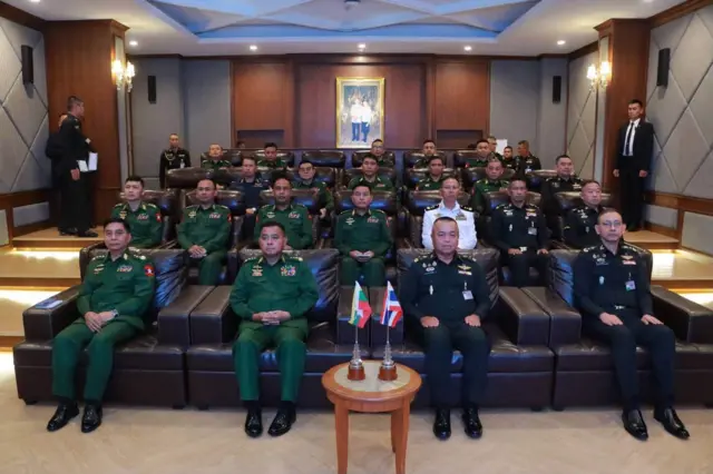 ထိုင်းခရီးစဥ်မှာ တပ်ချုပ်နဲ့အတူတွေ့ရတဲ့ ဗိုလ်ချုပ်ကြီးကိုကိုဦး