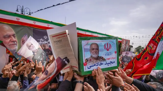 مراسم تشییع مجید خادمی،‌ فرمانده سابق سازمان اطلاعات سپاه که در حملات آمریکا و اسرائیل به ایران کشته شد