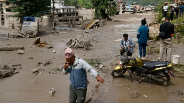 भोटेकोशी बाढीपछि नुवाकोटको एक ठाउँको अवस्था