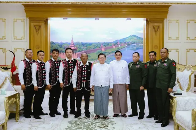 ဝ ကိုယ်စားလှယ်အဖွဲ့နဲ့ စစ်တပ်