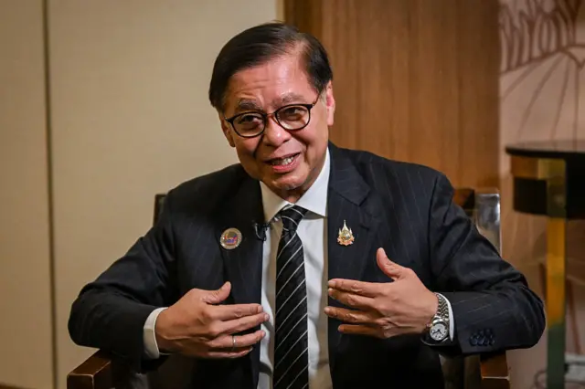 ထိုင်းနိုင်ငံခြားရေးဝန်ကြီး ဆီဟာဆက်ဖုန်ခက်ကောင်း