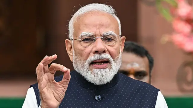 नरेंद्र मोदी