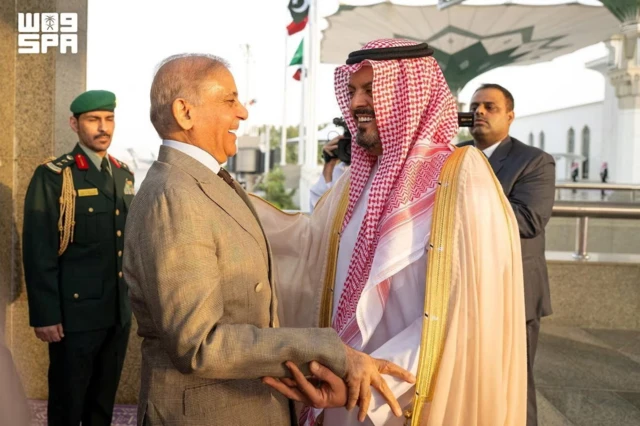 Raysal wasaaraha Pakistan iyo guddoomiyaha Makkah