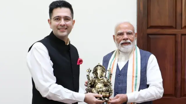 राघव चड्ढा और मोदी