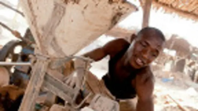 Minería en Nigeria (archivo)