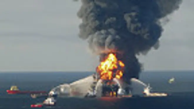 Explosión de la plataforma Deepwater Horizon en 2010