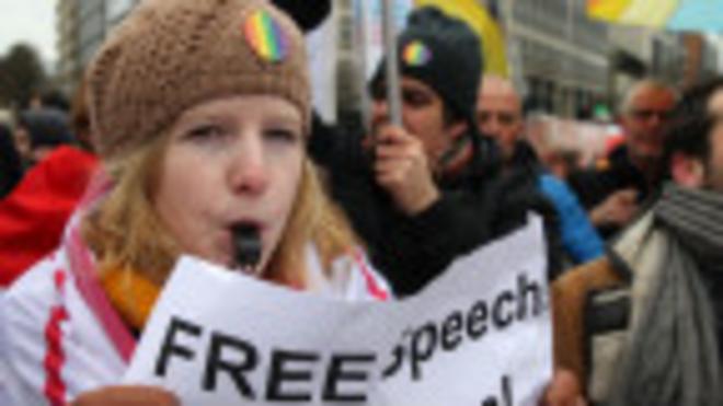 Activismo gay en Bruselas contra Rusia