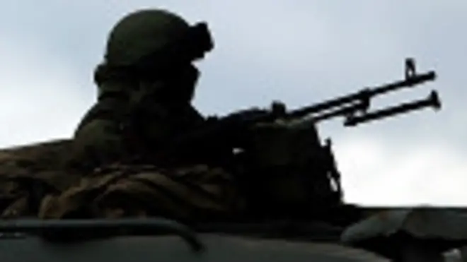 Венеціанська бієнале: у російський павільйон прийшли "зелені чоловічки"