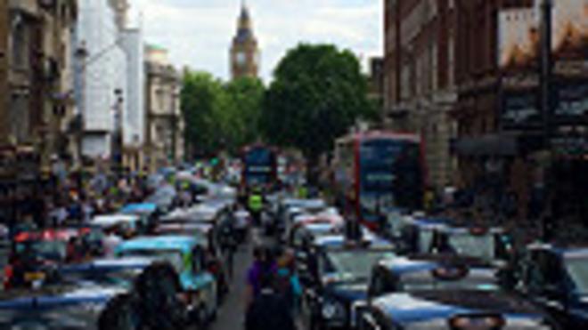 Taxis bloquean Londres