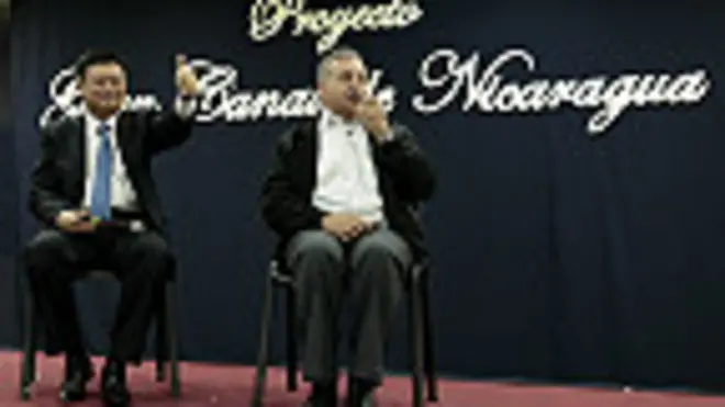 Wang Jing, presidente de HKND, y Telémaco Talavera, miembro de la Comisión del Gran Canal de Nicaragua