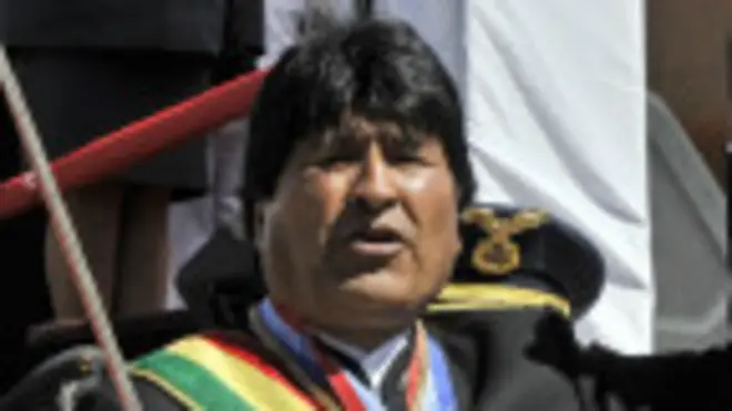 Evo Morales dijo en un discurso que Bolivia fue "víctima de la ambición de empresas transnacionales y de la oligarquía chilena".