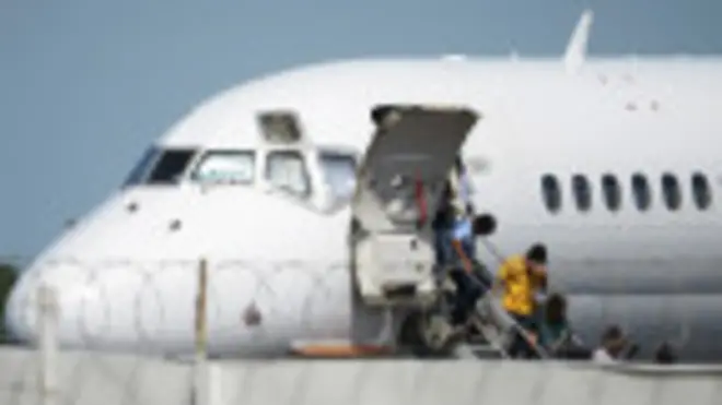 El Consejo Nacional de la Raza pidió este viernes a Obama detener las "deportaciones sin sentido" de menores.