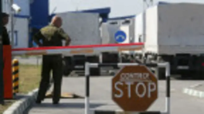 Convoy ruso en control fronterizo