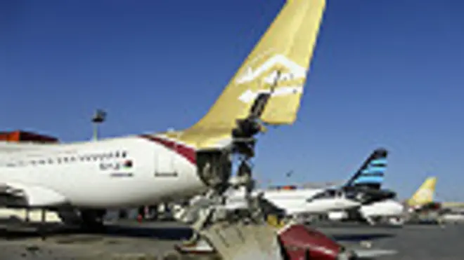 Daños en el aeropuerto internacional de Trípoli