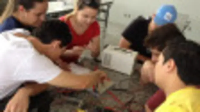 Alunos do Pronatec (BBC Brasil)