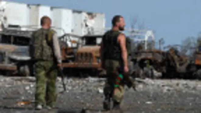 Militantes prorrusos en Lugansk
