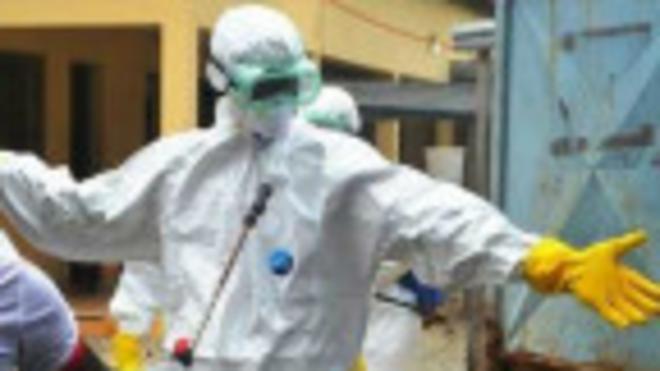 Ebola equipo médico