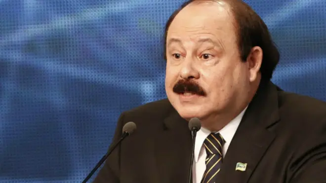 Candidato explode nas redes após "enfrentamento" a gays