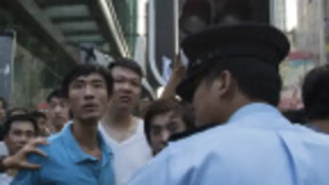 香港警察與民眾