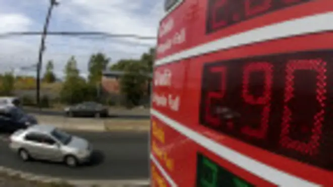 Нефть снова дешевеет после роста цен в четверг