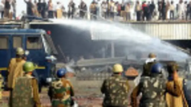 сутички в Індії