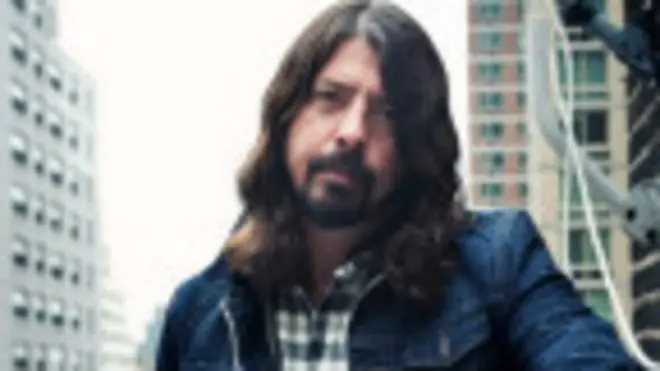 Foo Fighters скасували тур через зламану ногу вокаліста