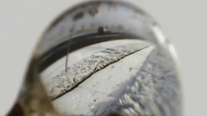 первый снег в капле воды