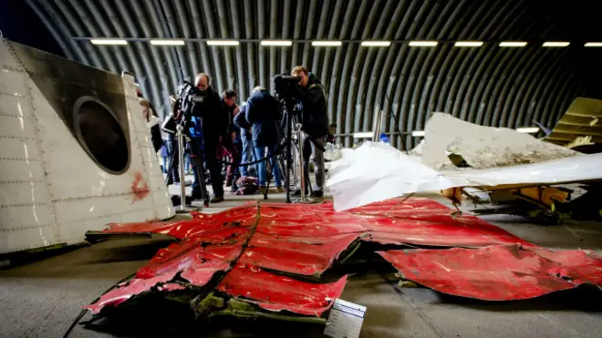 एमएच 17 का मलबा