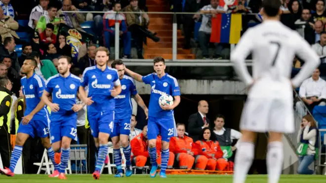 schalke kalahkan madrid