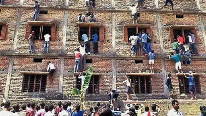 यूनिवर्सिटी, छात्र