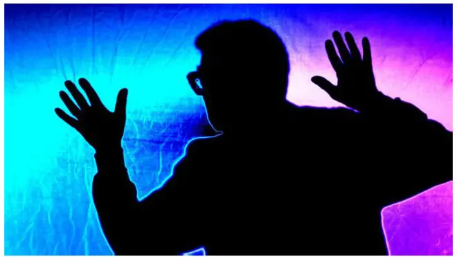 bagaimana cara menangkap kebohongan di kantor