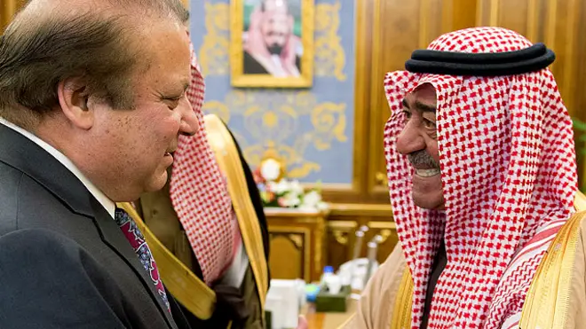 रियाद में पाकिस्तान के प्रधानमंत्री नवाज़ शरीफ (फाइल फोटो)