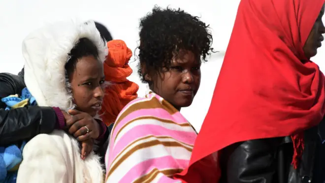 प्रवासी