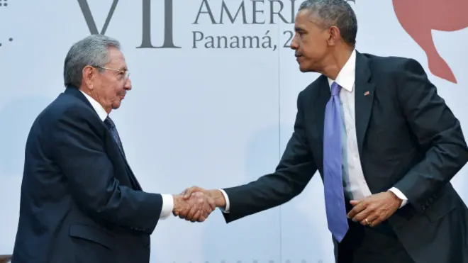 अमरीकी बराक ओबामा और क्यूबा के राष्ट्रपति राउल कास्त्रो.